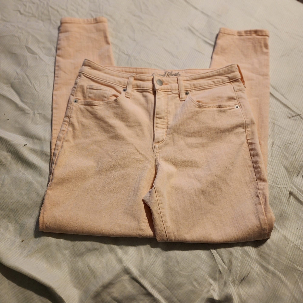 Universal Thread high rise skinny jeans, sz 10, peach